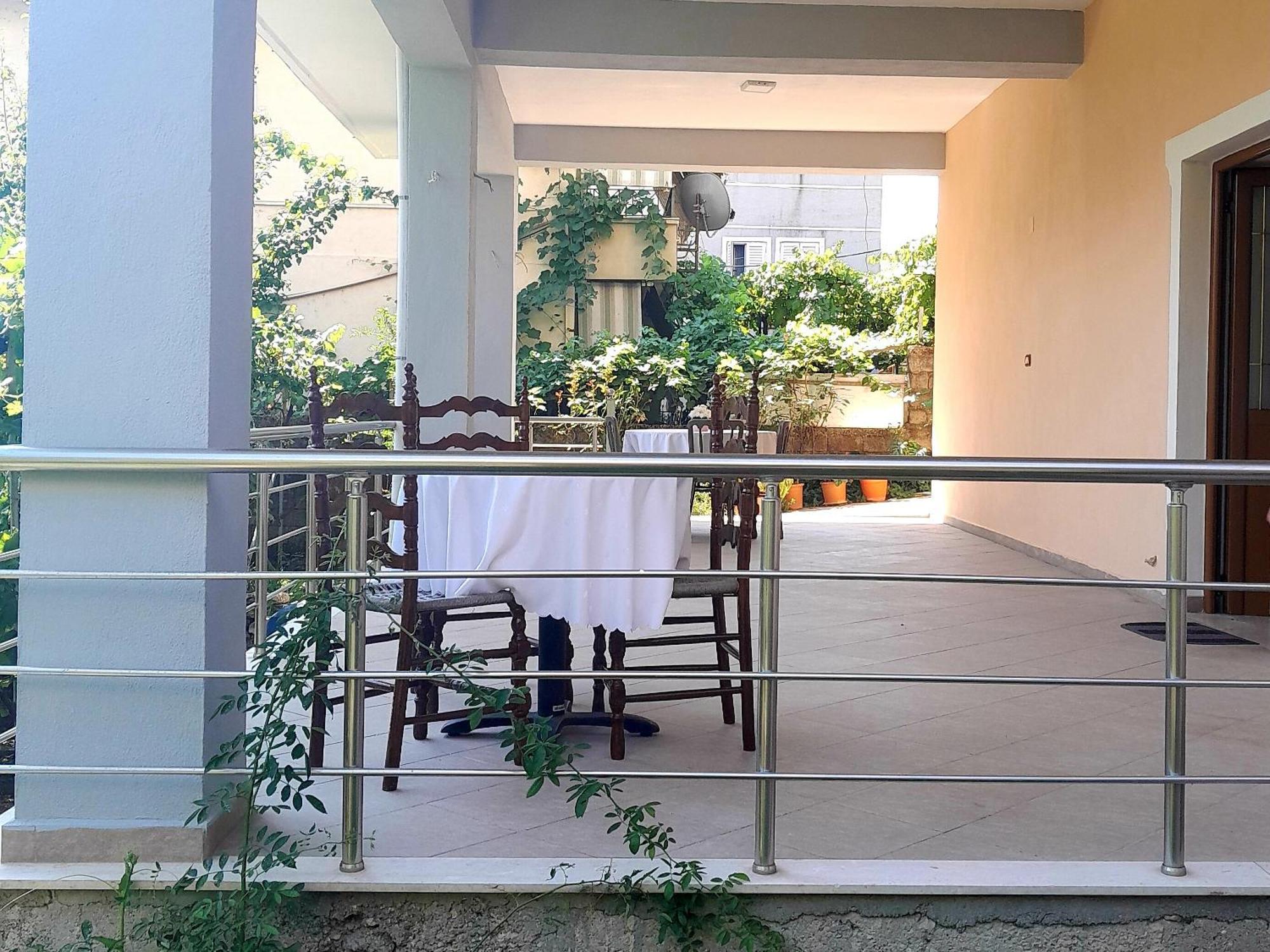 Appartement George 1 Gjirokastër